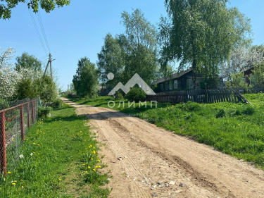 Россия, Вологодская область, Усть-Кубинский муниципальный округ, деревня Королиха, Молодёжная улица, 12