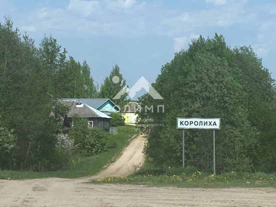 Россия, Вологодская область, Усть-Кубинский муниципальный округ, деревня Королиха, Молодёжная улица, 12