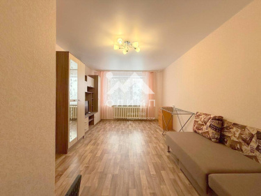 Россия, Вологодская область, Сокольский муниципальный округ, деревня Марковское, Центральная улица, 5