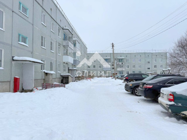 Россия, Вологодская область, Сокольский муниципальный округ, деревня Марковское, Центральная улица, 5