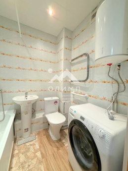 Россия, Вологодская область, Сокольский муниципальный округ, деревня Марковское, Центральная улица, 5